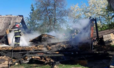 Un bărbat a murit într-un incendiu care i-a cuprins casa, la Suceava. De la ce a pornit focul