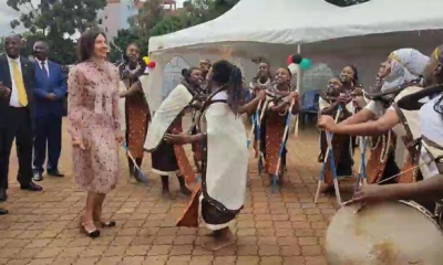Carmen Iohannis a dansat alături de elevele unei școli de fete din Kenya