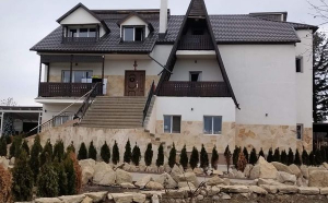  Vila lui Ceaușescu de la Botoșani, refugiu pentru oamenii străzii