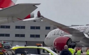 Incident pe cel mai mare aeroport din Marea Britanie: Două avioane s-au ciocnit