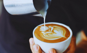 Cafeaua cu lapte poate avea un efect nebănuit asupra organismului