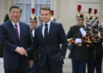 Gestul controversat făcut de Emmanuel Macron când l-a primit Xi Jinping la Palatul Elysee