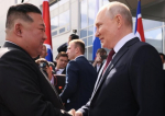Vladimir Putin și Kim Jong Un și-au împărțit cadouri: o limuzină, ceai sau un pumnal