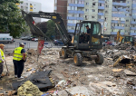 Demolarea construcțiilor ilegale aflate de 30 ani pe domeniul public în plină desfășurare pe strada Buzoieni din sectorul 5