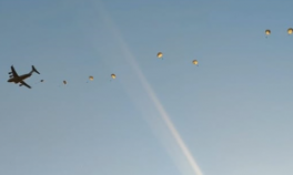 Militarii din R.Moldova și SUA au executat salturi cu parașuta în cadrul exercițiului `Swift Response-2024`