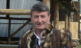 Primar din Suceava, internat în spital cu arsuri grave, în urma exploziei unui cazan de țuică