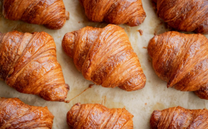  Cea mai simplă și rapidă rețetă de croissant cu unt – ai nevoie doar de câteva ingrediente!