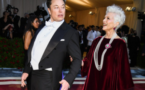 Mama lui Elon Musk nu îi dă voie să se bată în cușcă cu Mark Zuckerberg