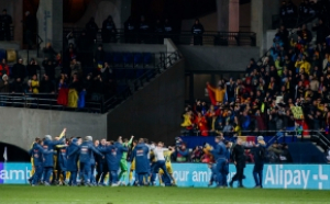 Euforie printre tricolori - Jucătorii au dat buzna la conferința de presă a lui Iordănescu: 'Au fost multe critici, multe jigniri'