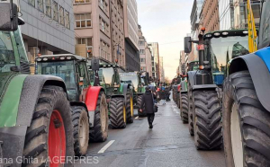 Străzile din Bruxelles, blocate de 1.000 de tractoare