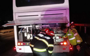 Un autocar cu 40 de copii şi 6 adulţi a luat foc pe autostrada A10