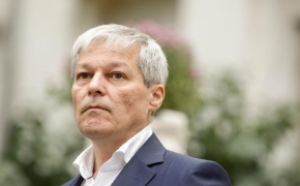 Dacian Cioloș dă semnale de retragere: 'Îmi voi lua un timp de reflecție. Un duș rece pe care îl primesc cu toată responsabilitatea'