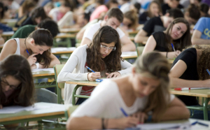  Peste 5.300 de elevi s-au înscris la examenul de Bacalaureat