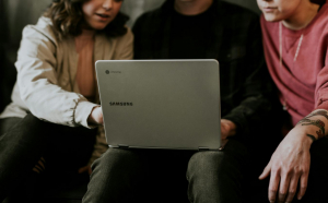  Care laptop este mai bun: Macbook Pro vs HP Pavilion X360?