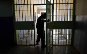 Unul din cei mai vârstnici criminali din Penitenciarul Iaşi rămâne după gratii