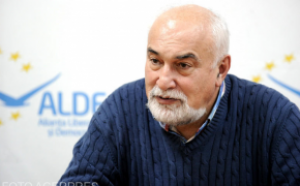 Scriitorul Varujan Vosganian este noul preşedinte al Uniunii Scriitorilor din România