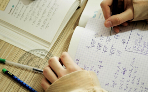 Evaluarea Naţională - Aproape 300 de elevi ieșeni au absentat la examenul de Matematică
