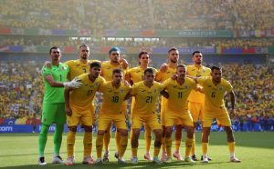 Probleme pentru echipa națională a României: Avionul care îi aduce în țară pe tricolori s-a stricat