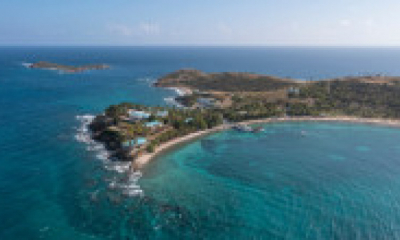 „Insula Orgiei”, unde Jeffrey Epstein și Prințul Andrew au fost acuzați că au abuzat sexual mai multe victime, a fost scoasă la vânzare