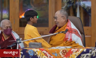 Dalai Lama, scandal cu un băiețel pe care îl sărută pe gură