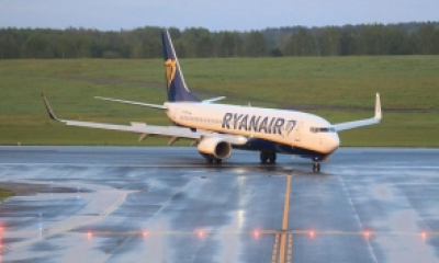 Clipe de groază la bordului unui avion plin de români. Aeronava a fost lovită de un fulger