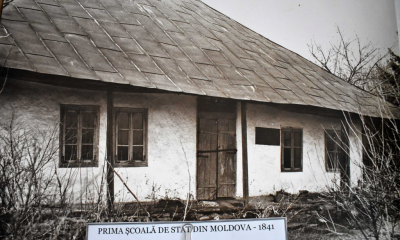 Clacă pentru reconstruirea primei şcoali săteşti de stat din Moldova