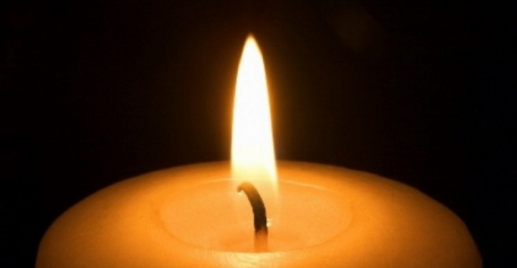 De ce se aprind lumânări când oamenii mor, de fapt. De ce trebuie să le ții la căpătâiul lor