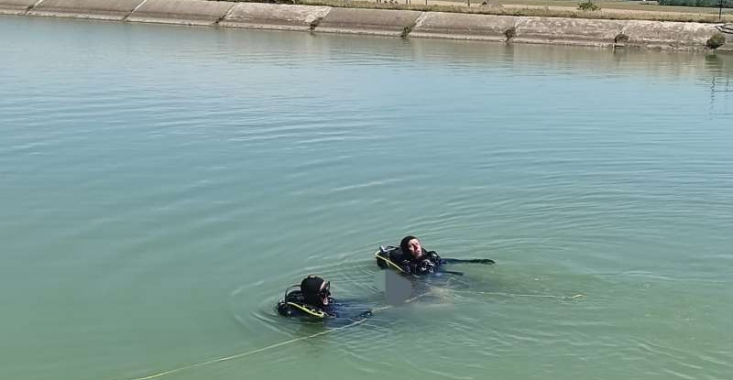 Un bărbat s-a înecat în Bistrița. Scafandrii i-au scos cadavrul din apă