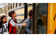  Transport gratuit pentru elevii din toată țara