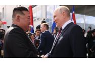 Vladimir Putin și Kim Jong Un și-au împărțit cadouri: o limuzină, ceai sau un pumnal