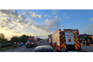 Accident grav în județul Bacău. Un autocar cu 20 de pasageri s-a ciocnit cu o mașină: 3 persoane inconștiente