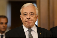 Excluderea lui Mugur Isărescu s-ar putea produce după ce legea va apărea în Monitorul Oficial. Îi este periclitat locul în Academia Română