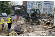 Demolarea construcțiilor ilegale aflate de 30 ani pe domeniul public în plină desfășurare pe strada Buzoieni din sectorul 5