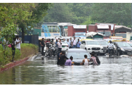 India este cuprinsă de ploi. Două persoane au murit