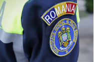 Pedepse cu suspendare, după ce au bătut doi poliţişti