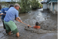 Inundațiile scot la suprafață putregaiul din sistem! Încă o agenție de stat își arată inutilitatea: salarii babane, plantație de canabis...diguri lipsă