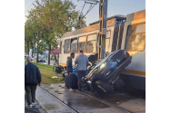 Accident teribil în București: o mașină a fost strivită de tramvai, șoferul a murit, vatmanul a ieșit pozitiv la drugtest