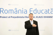 Cum a evoluat „România educată”. Economist de top: „Acum 20 de ani Pro TV difuza concerte U2, azi manelele sunt peste tot”