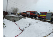 Incendiu la Volovăț. Șase echipaje de pompieri s-au luptat cu flăcările care au cuprins o casă