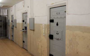 Penitenciarele din Moldova caută stomatologi