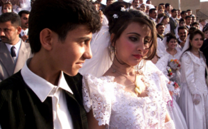 Nunta dintre doi minori, amânată din cauza unor chichiţe judecătoreşti
