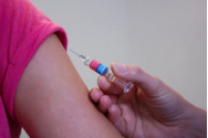 Programarea pentru vaccinarea cu Pfizer-BioNTech, reluata sambata. Peste 150.000 de persoane se vor imuniza in urmatoarele 20 de zile