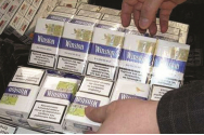 Percheziții la contrabandiștii de țigări din București