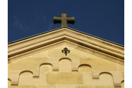 Patru români au furat aproape 1 milion de dolari din 636 de biserici din SUA