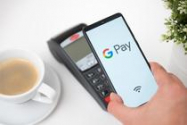 Românii pot face plăți cu telefonul, prin aplicația Google Pay