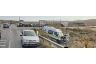 Ambulanță implicată într-un accident la Lețcani