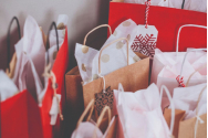 Cadouri între companii - cum să alegi un cadou ca strategie de marketing pentru finalul anului