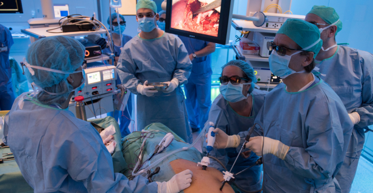 Caz deosebit de complex, la Parhon  - Pacient cu un rinichi de 6 kilograme, transplantat  cu spijinul mamei