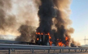 Un camion a luat foc pe Autostrada Pitești-București. Traficul este blocat!