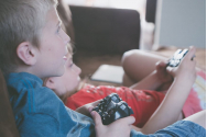  Dependența copiilor și adolescenților de jocurile online ia amploare